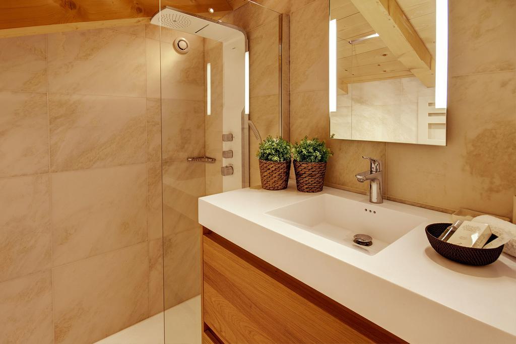 Chalet Inarpa - Appartements Et Suites لا كلوساز المظهر الخارجي الصورة
